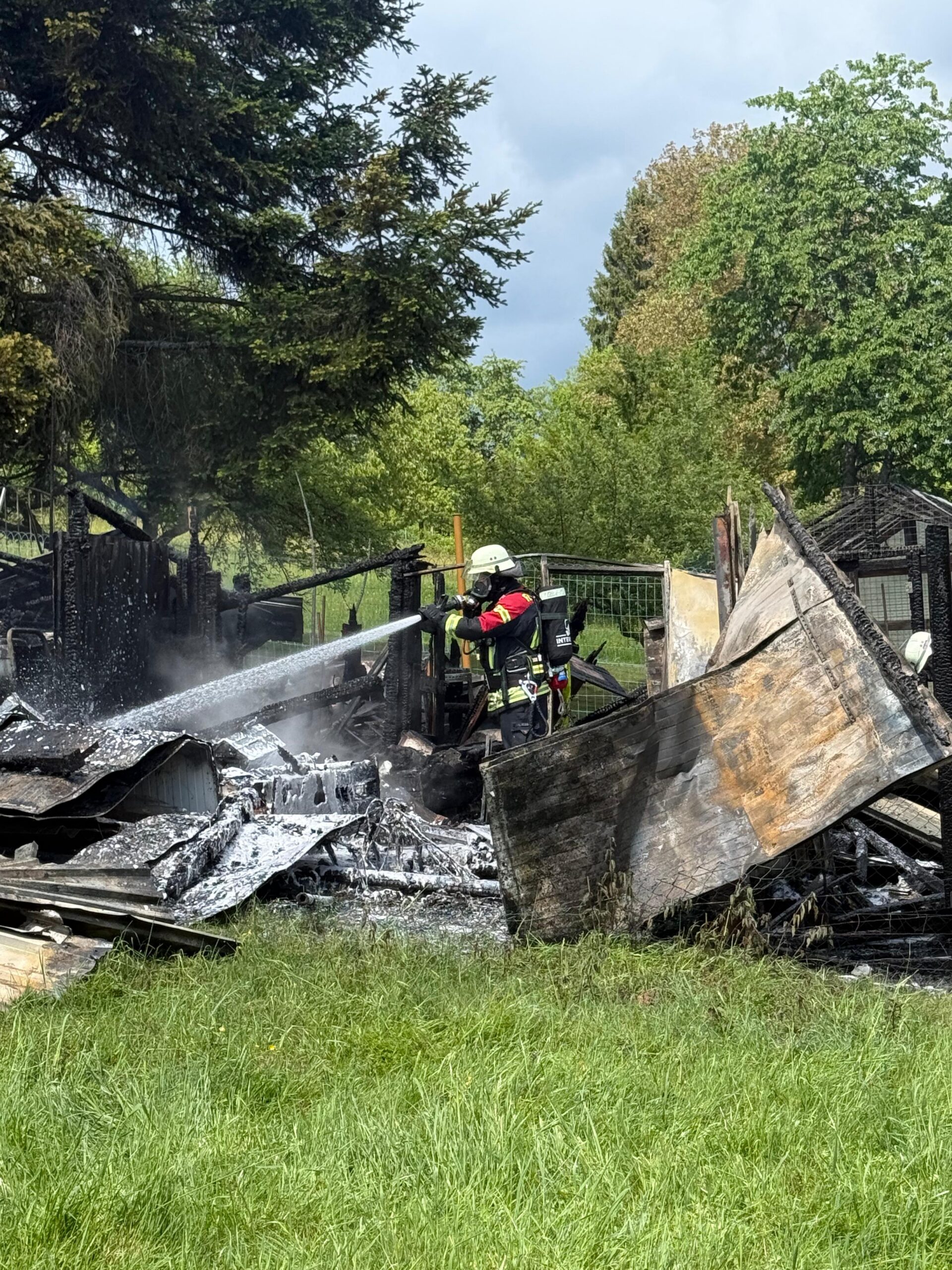 F2 Brand einer Gartenhütte (07/2026)