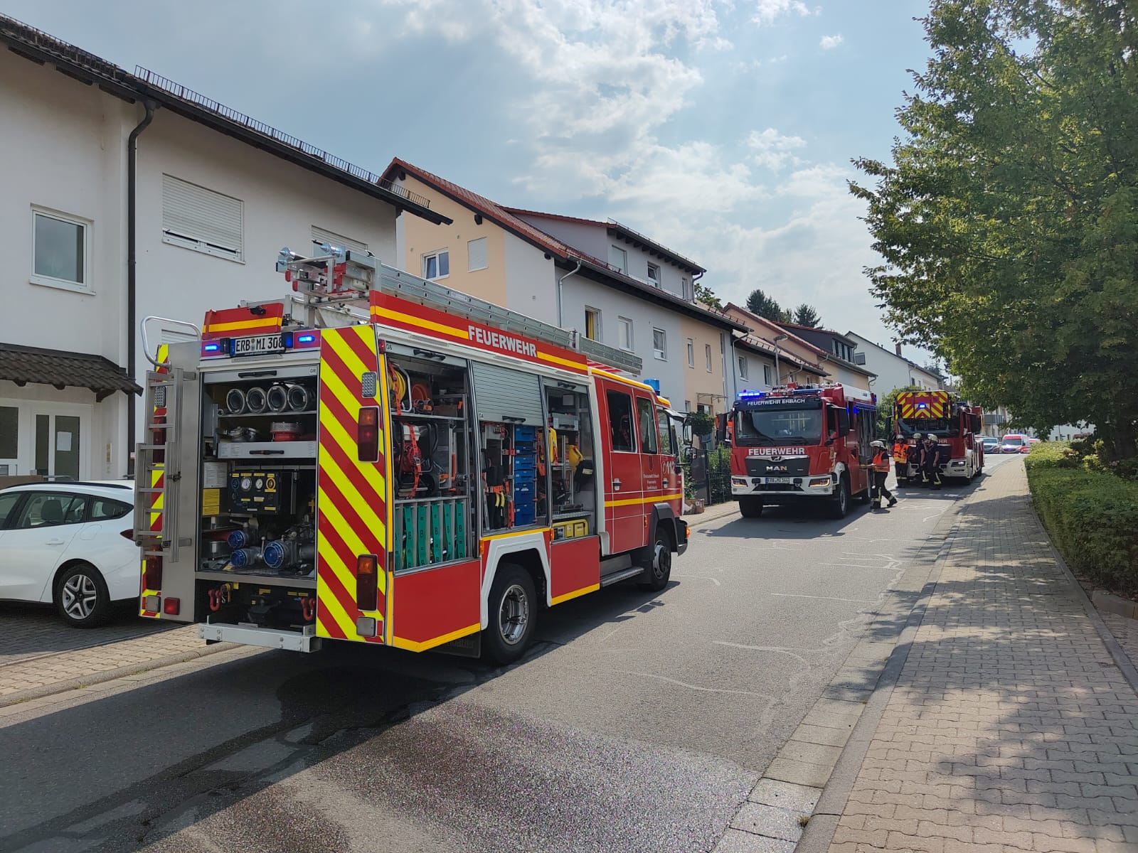 F2 brennen Gartenmöbel im Freien an Sondergebäude